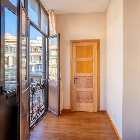 Elegant 3-Bedroom Apartment In The Heart Of Bcn バルセロナ エクステリア 写真