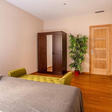 Elegant 3-Bedroom Apartment In The Heart Of Bcn バルセロナ エクステリア 写真