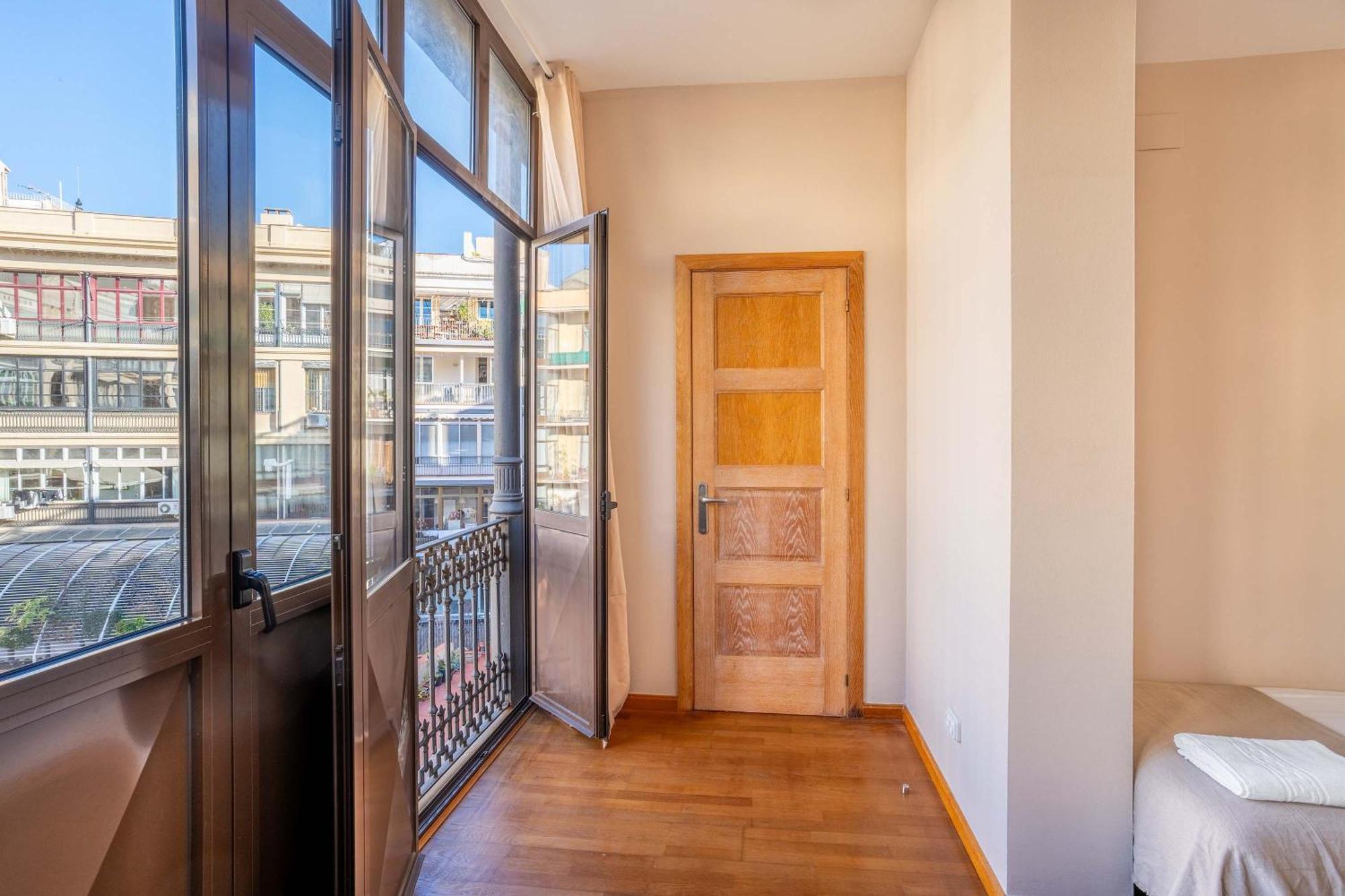 Elegant 3-Bedroom Apartment In The Heart Of Bcn バルセロナ エクステリア 写真