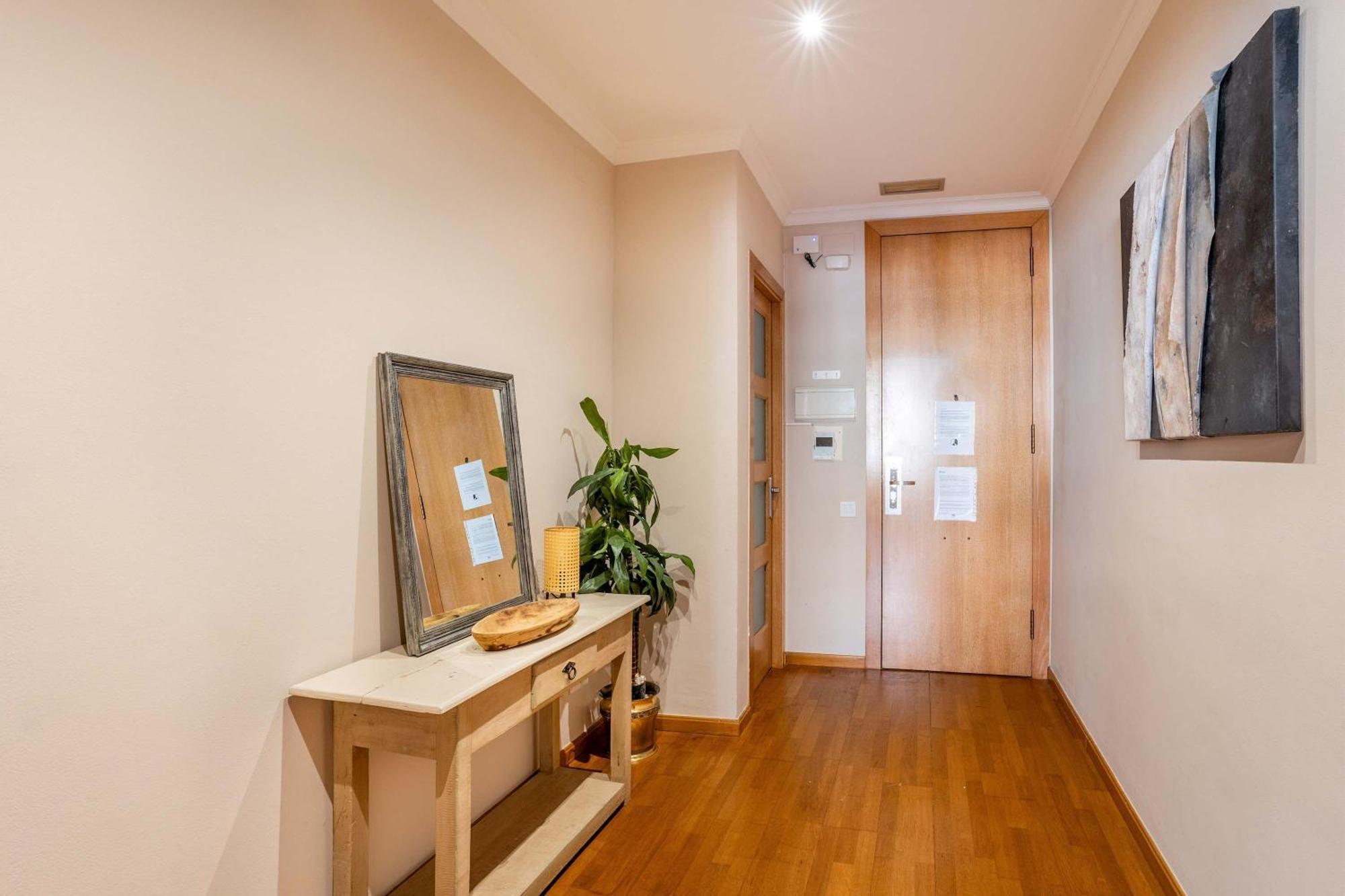 Elegant 3-Bedroom Apartment In The Heart Of Bcn バルセロナ エクステリア 写真