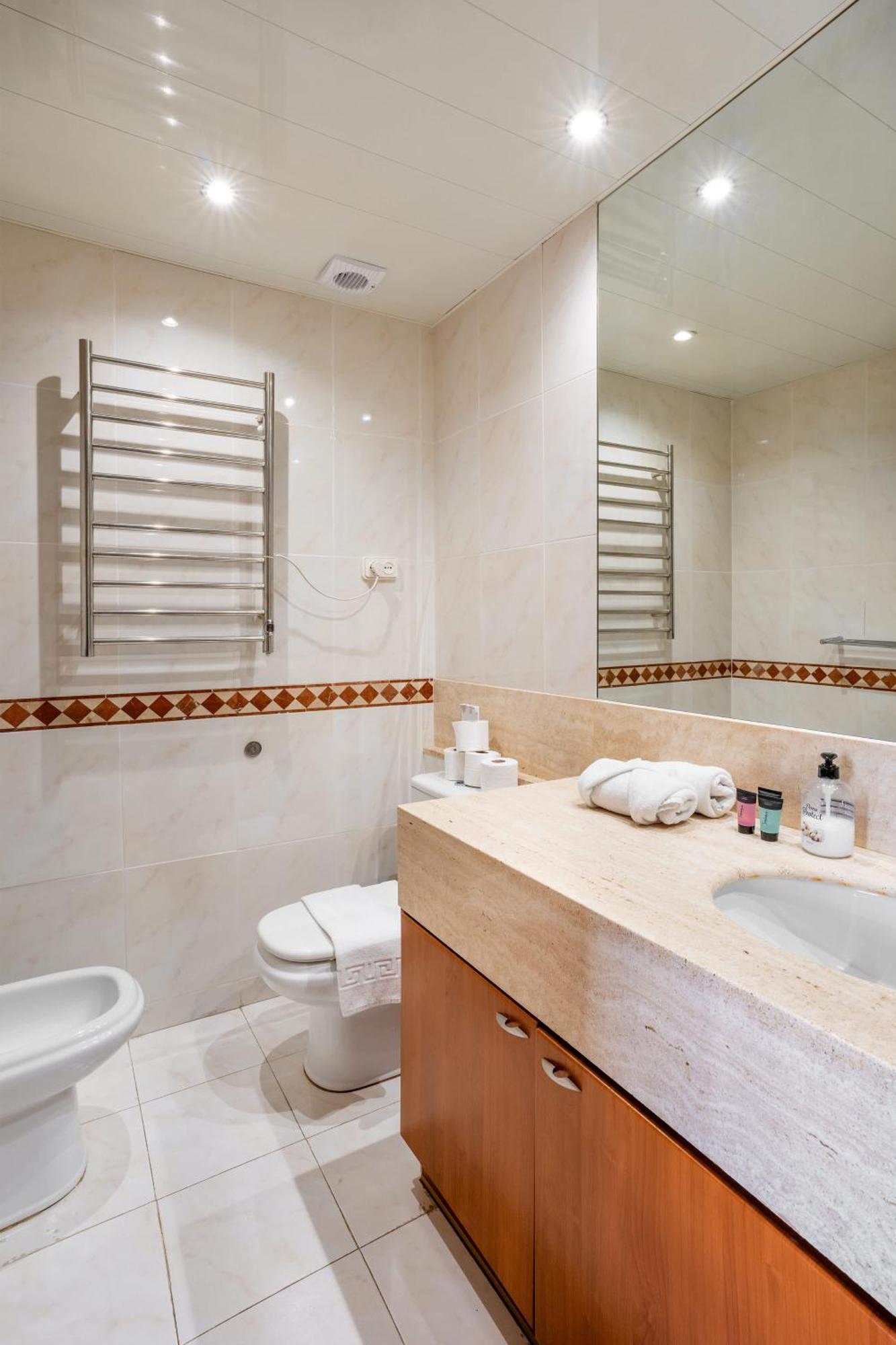 Elegant 3-Bedroom Apartment In The Heart Of Bcn バルセロナ エクステリア 写真