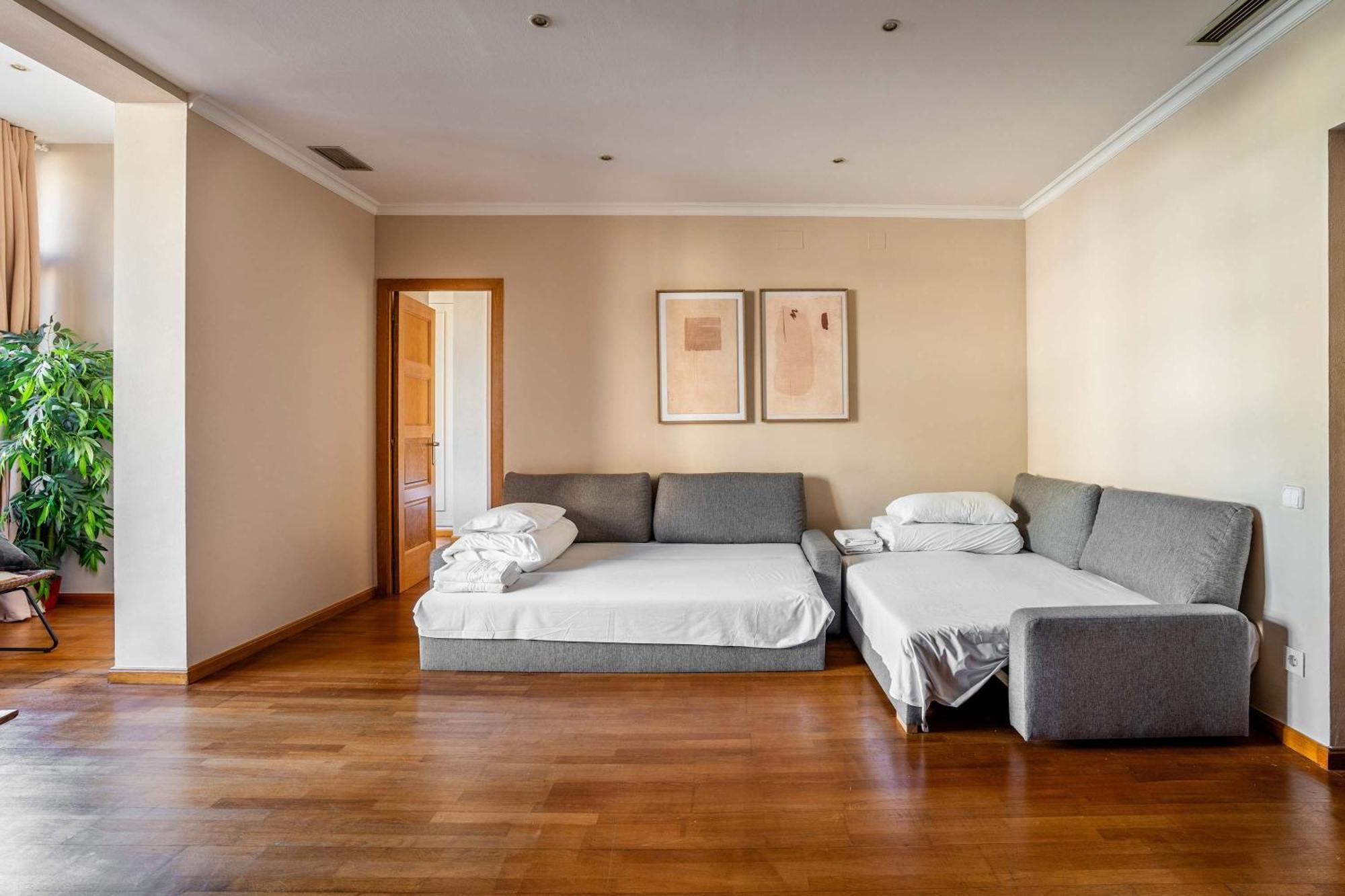 Elegant 3-Bedroom Apartment In The Heart Of Bcn バルセロナ エクステリア 写真