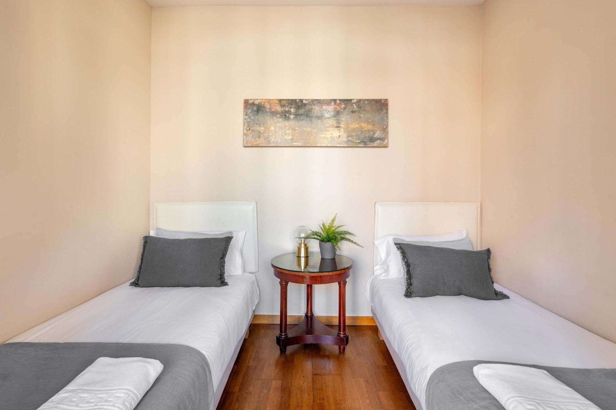 Elegant 3-Bedroom Apartment In The Heart Of Bcn バルセロナ エクステリア 写真